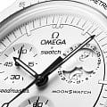 Swatch Swatch x Omega Bioceramic Moonswatch Mission to the Moonphase - Full Moon SO33W700 , наручные женские часы фото под углом