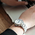 Maurice Lacroix FA1007-SS002-110-1 женские часы застежка крупным планом