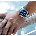 Longines L38404966 мужские часы застежка крупным планом