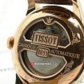 Tissot T0064073603300 мужские часы застежка крупным планом