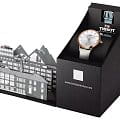 Tissot T1332102603100 женские часы застежка крупным планом