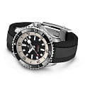 Breitling Breitling Superocean Automatic 44 A17376211B1S1 механические мужские часы часы крупный план  циферблата