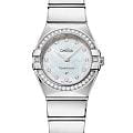 Omega Omega Constellation 131.15.25.60.55.002  13115256055002 кварцевые женские часы перламутровый циферблат, браслет нержавеющая сталь — вид спереди